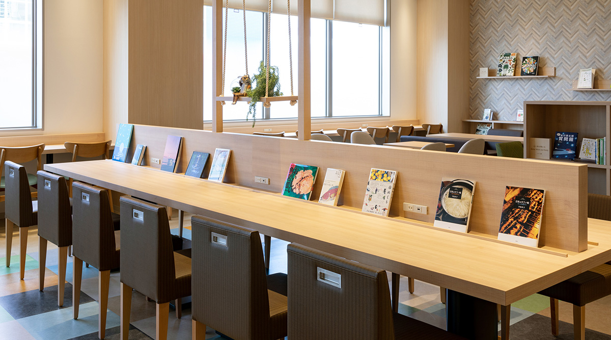 Comfort Library Cafe 公式 コンフォートホテル高知